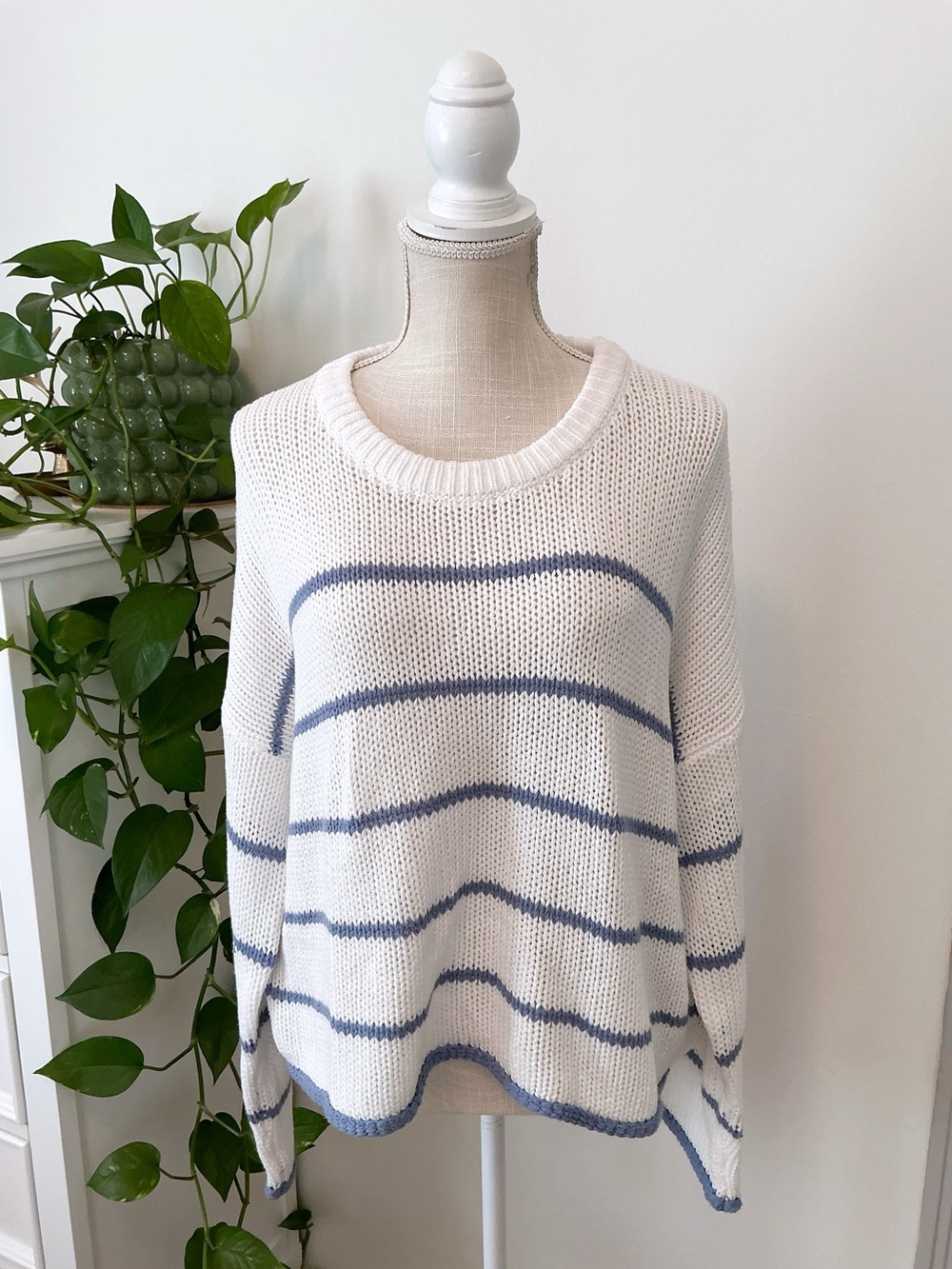 Splendid | Relaxed Blue and White Stripe Knit Sweater size L